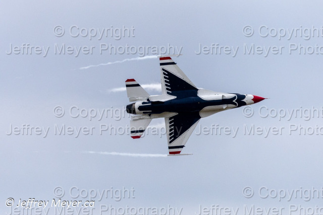 Getting buzzed by a USAF Thunderbird 