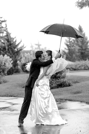 ottawa-wedding-photographer-portraits-with-spring-rain.jpg